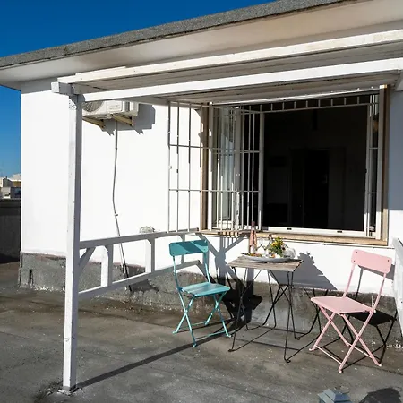 Guesthost - Cozy Near Station - With Parking Lägenhet *