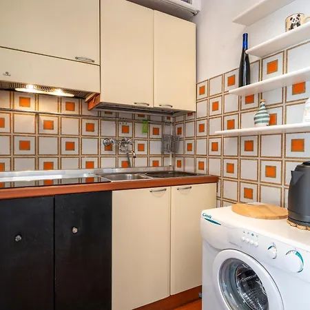 Cozy Near Station - With Parking Apartment