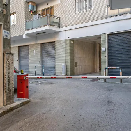 Guesthost - Cozy Near Station - With Parking *